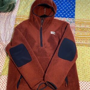Men’s North Face Campshire Pullover Hoodie - Size Medium